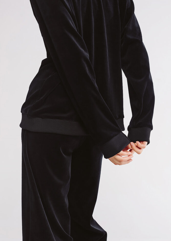 Жіночий домашній костюм Velour Black Фото 4. Жіночий домашній костюм Velour Black. Купити в mooimi Україна